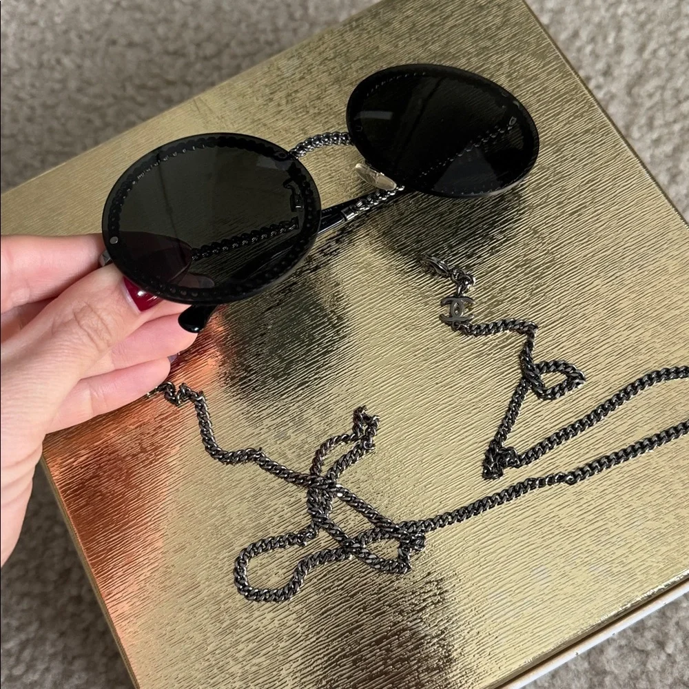 Chanel Women's Round-shape 4245
Sunglasses Black Coco Eyewear Frame With Chain - Picture 3 of 12